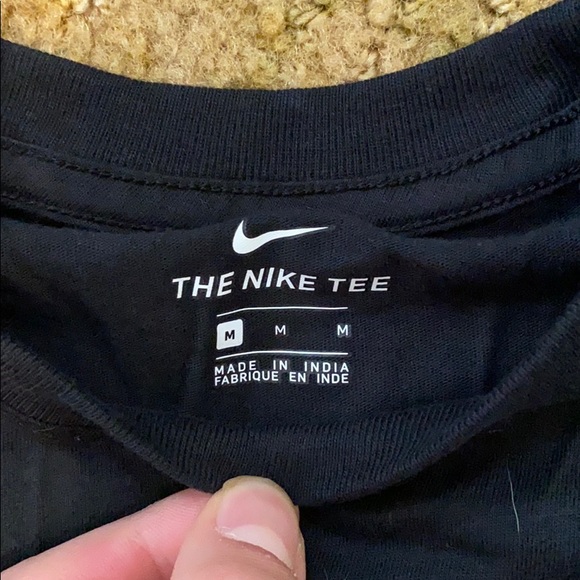 Kids Medium Nike Tee - Picture 3 of 4